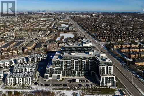 424 - 405 Dundas Street W, Oakville, ON - Outdoor With View