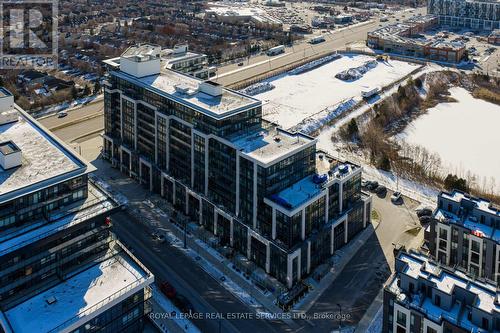424 - 405 Dundas Street W, Oakville, ON - Outdoor With View