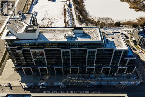 424 - 405 Dundas Street W, Oakville, ON - Outdoor