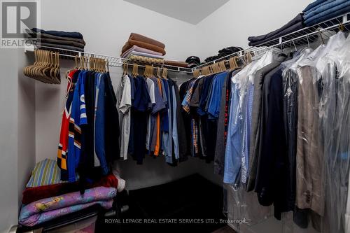 424 - 405 Dundas Street W, Oakville, ON - Indoor With Storage