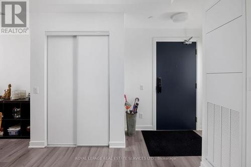 424 - 405 Dundas Street W, Oakville, ON - Indoor Photo Showing Other Room