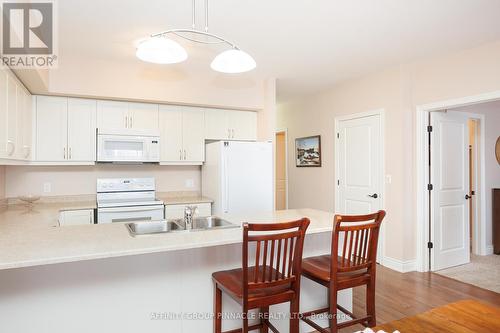 103 - 94 Francis Street W, Kawartha Lakes (Fenelon Falls), ON - Indoor Photo Showing Kitchen