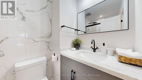 59 Shirley Street, Toronto, ON - Indoor Photo Showing Bathroom