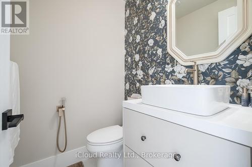 5389 Kindos Street, Burlington, ON - Indoor Photo Showing Bathroom