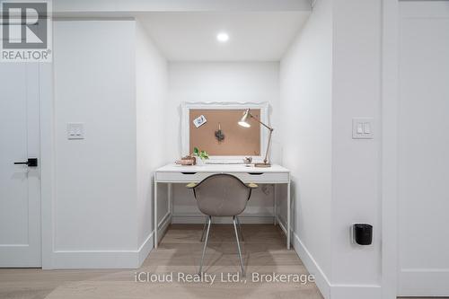 5389 Kindos Street, Burlington, ON - Indoor