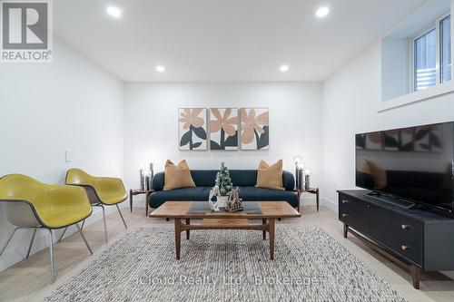 5389 Kindos Street, Burlington, ON - Indoor Photo Showing Living Room