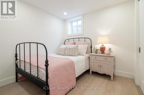 5389 Kindos Street, Burlington, ON - Indoor Photo Showing Bedroom