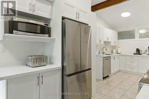 230 South Service Road, Mississauga, ON - Indoor Photo Showing Kitchen