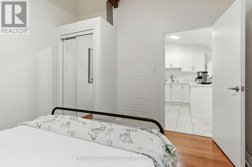 230 South Service Road, Mississauga, ON - Indoor Photo Showing Bedroom