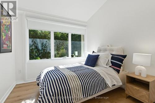 230 South Service Road, Mississauga, ON - Indoor Photo Showing Bedroom