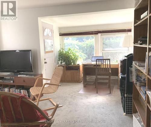 2924 Ahearn Avenue S, Ottawa, ON - Indoor