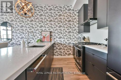 3527 Riva Avenue, Innisfil, ON - Indoor Photo Showing Kitchen With Upgraded Kitchen