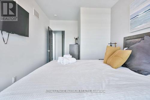 3527 Riva Avenue, Innisfil, ON - Indoor Photo Showing Bedroom