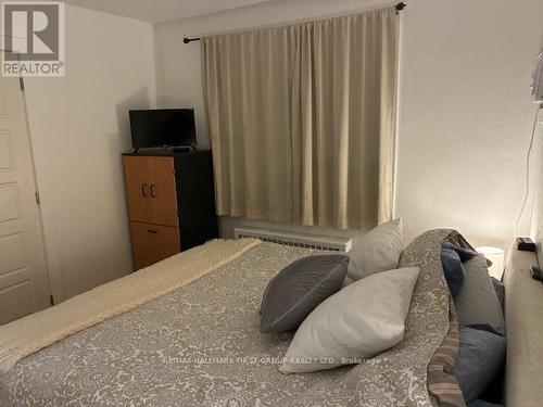 801 Ritson Road S, Oshawa (Lakeview), ON - Indoor Photo Showing Bedroom