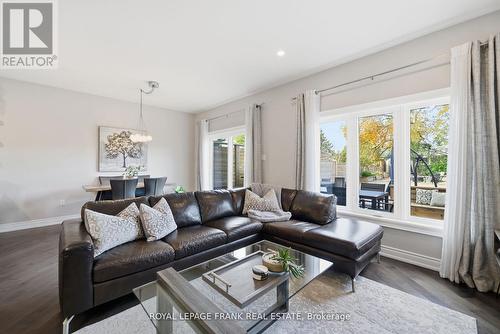 62 Helen Street, Kawartha Lakes (Bobcaygeon), ON - Indoor Photo Showing Living Room