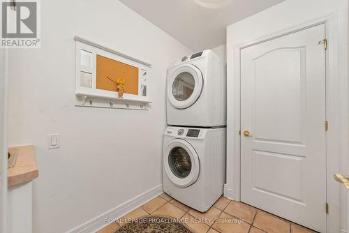 71 Oak Ridge Boulevard, Belleville (Belleville Ward), ON - Indoor Photo Showing Laundry Room