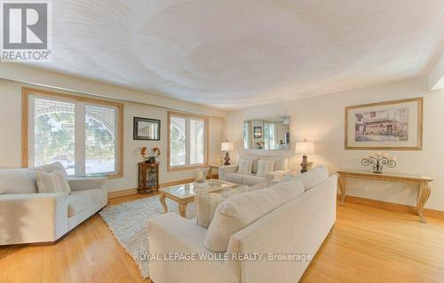 67 Inwood Crescent, Kitchener, ON - Indoor Photo Showing Living Room