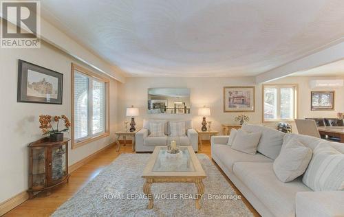 67 Inwood Crescent, Kitchener, ON - Indoor Photo Showing Living Room