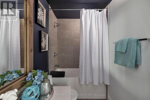 720 - 2450 Old Bronte Road, Oakville, ON - Indoor Photo Showing Bathroom