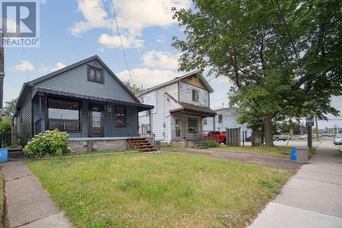 8 Merchison Avenue, Hamilton, ON - Outdoor