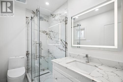 8 Merchison Avenue, Hamilton, ON - Indoor Photo Showing Bathroom