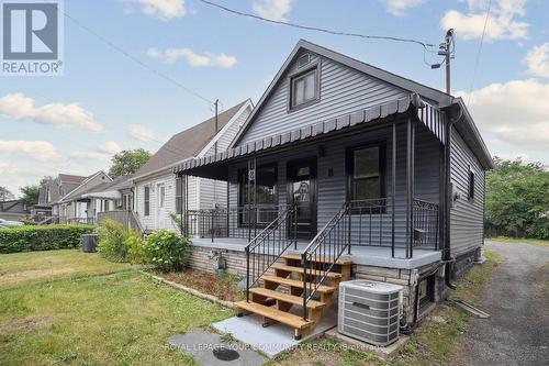 8 Merchison Avenue, Hamilton, ON - Outdoor