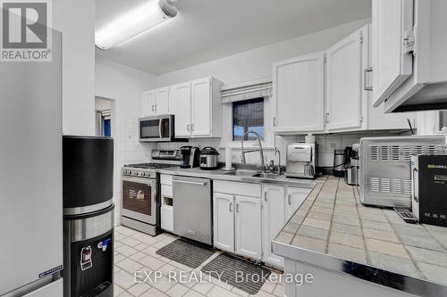 1331 St. James Avenue, Mississauga, ON - Indoor Photo Showing Kitchen With Double Sink