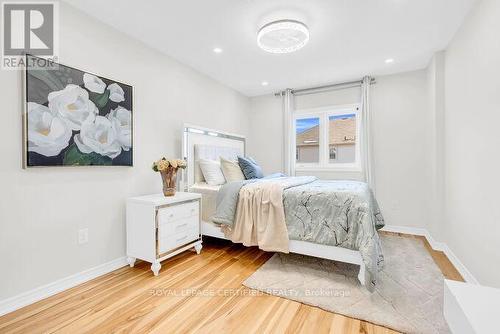 4693 Thomas Alton Boulevard, Burlington, ON - Indoor Photo Showing Bedroom