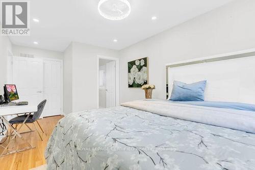 4693 Thomas Alton Boulevard, Burlington, ON - Indoor Photo Showing Bedroom