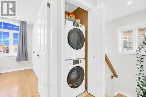 4693 Thomas Alton Boulevard, Burlington, ON - Indoor Photo Showing Laundry Room