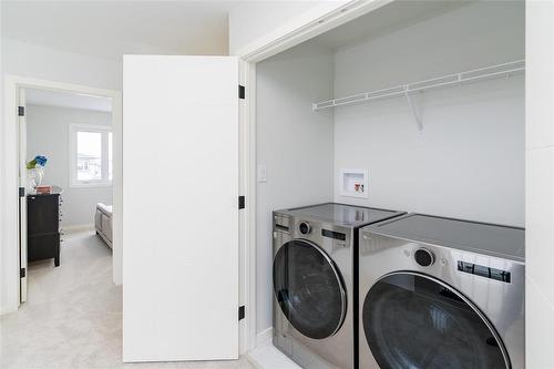 5 Crocus Lane, West St Paul, MB - Indoor Photo Showing Laundry Room