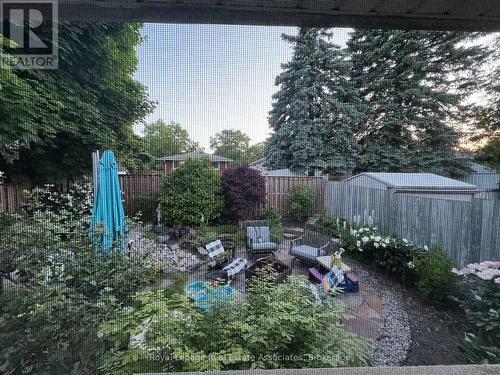 12 Carnaby Crescent, Kitchener, ON - Outdoor