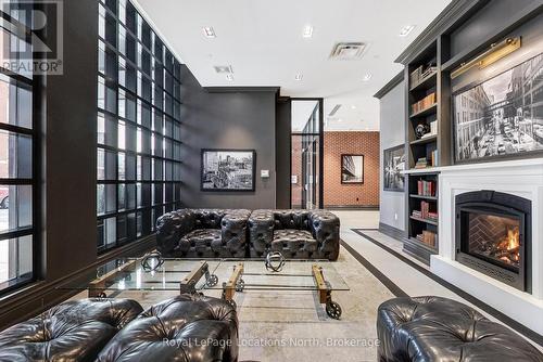 619 - 608 Richmond Street W, Toronto (Waterfront Communities), ON - Indoor Photo Showing Other Room With Fireplace