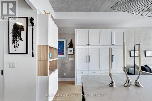 619 - 608 Richmond Street W, Toronto (Waterfront Communities), ON - Indoor Photo Showing Laundry Room