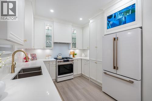 5136 Dominion Street, Burnaby, BC - Indoor Photo Showing Kitchen With Double Sink With Upgraded Kitchen