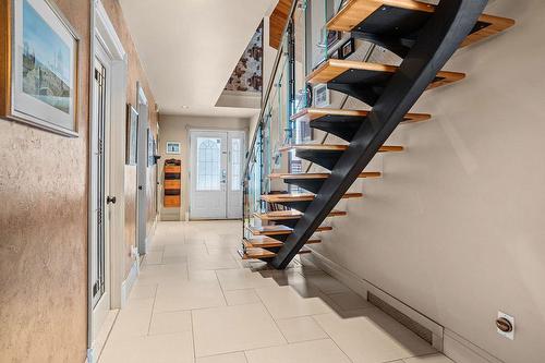 Intérieur - 2915 Rue Bellerive, Sainte-Marthe-Sur-Le-Lac, QC - Indoor Photo Showing Other Room