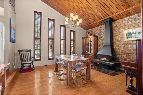 Salle à manger - 2915 Rue Bellerive, Sainte-Marthe-Sur-Le-Lac, QC - Indoor Photo Showing Dining Room
