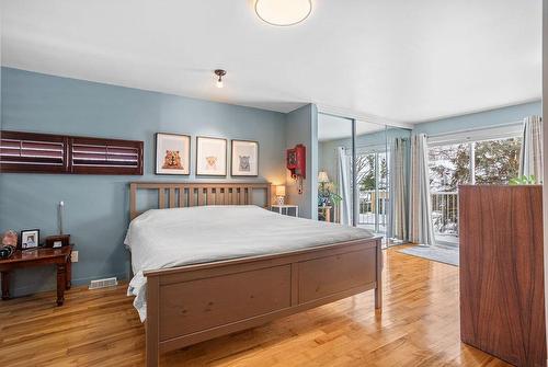 Chambre à coucher principale - 2915 Rue Bellerive, Sainte-Marthe-Sur-Le-Lac, QC - Indoor Photo Showing Bedroom
