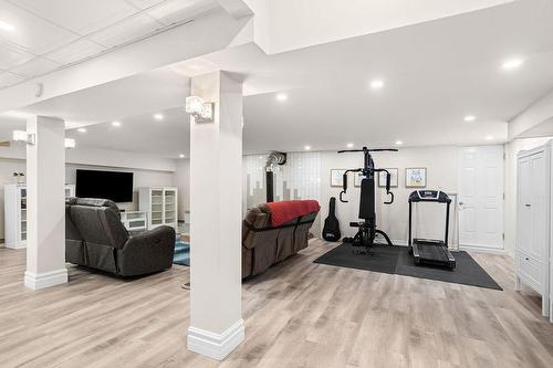 Salle familiale - 2915 Rue Bellerive, Sainte-Marthe-Sur-Le-Lac, QC - Indoor Photo Showing Gym Room