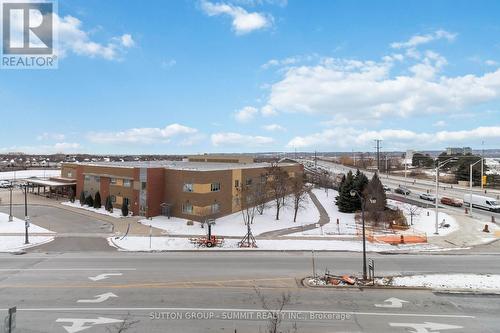 D422 - 5220 Dundas Street, Burlington, ON - Outdoor With View