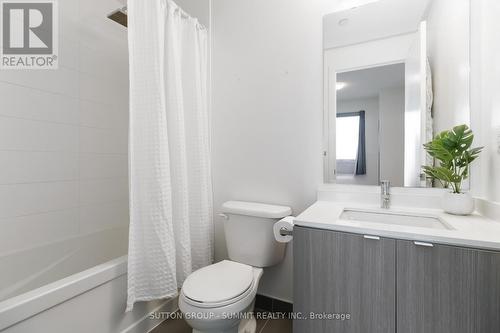D422 - 5220 Dundas Street, Burlington, ON - Indoor Photo Showing Bathroom