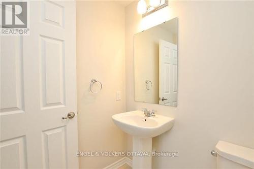 213 Hibernian Walk, Ottawa, ON - Indoor Photo Showing Bathroom