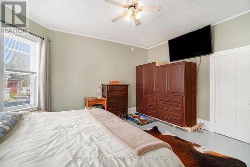 30 Kensington Avenue, Smiths Falls, ON - Indoor Photo Showing Bedroom