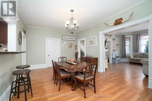 30 Kensington Avenue, Smiths Falls, ON - Indoor Photo Showing Dining Room