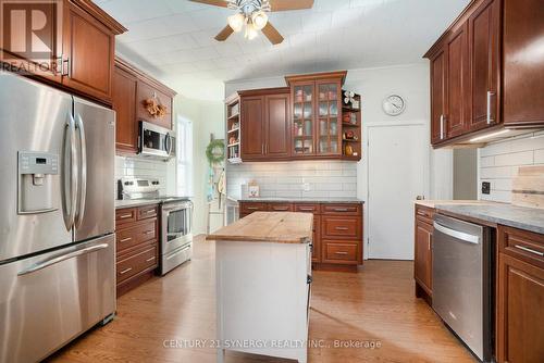 30 Kensington Avenue, Smiths Falls, ON - Indoor Photo Showing Kitchen