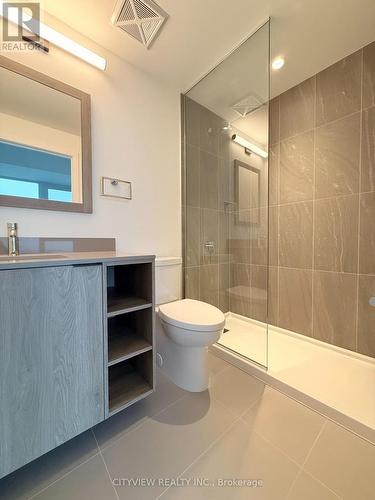 708 - 1007 The Queensway, Toronto, ON - Indoor Photo Showing Bathroom