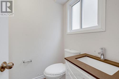 416 Hansen Road N, Brampton, ON - Indoor Photo Showing Bathroom