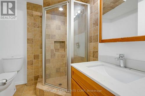 416 Hansen Road N, Brampton, ON - Indoor Photo Showing Bathroom