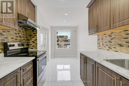 416 Hansen Road N, Brampton, ON - Indoor Photo Showing Kitchen