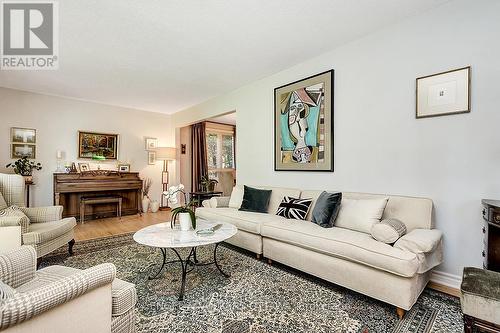 1885 Louisiana Avenue, Ottawa, ON - Indoor Photo Showing Living Room